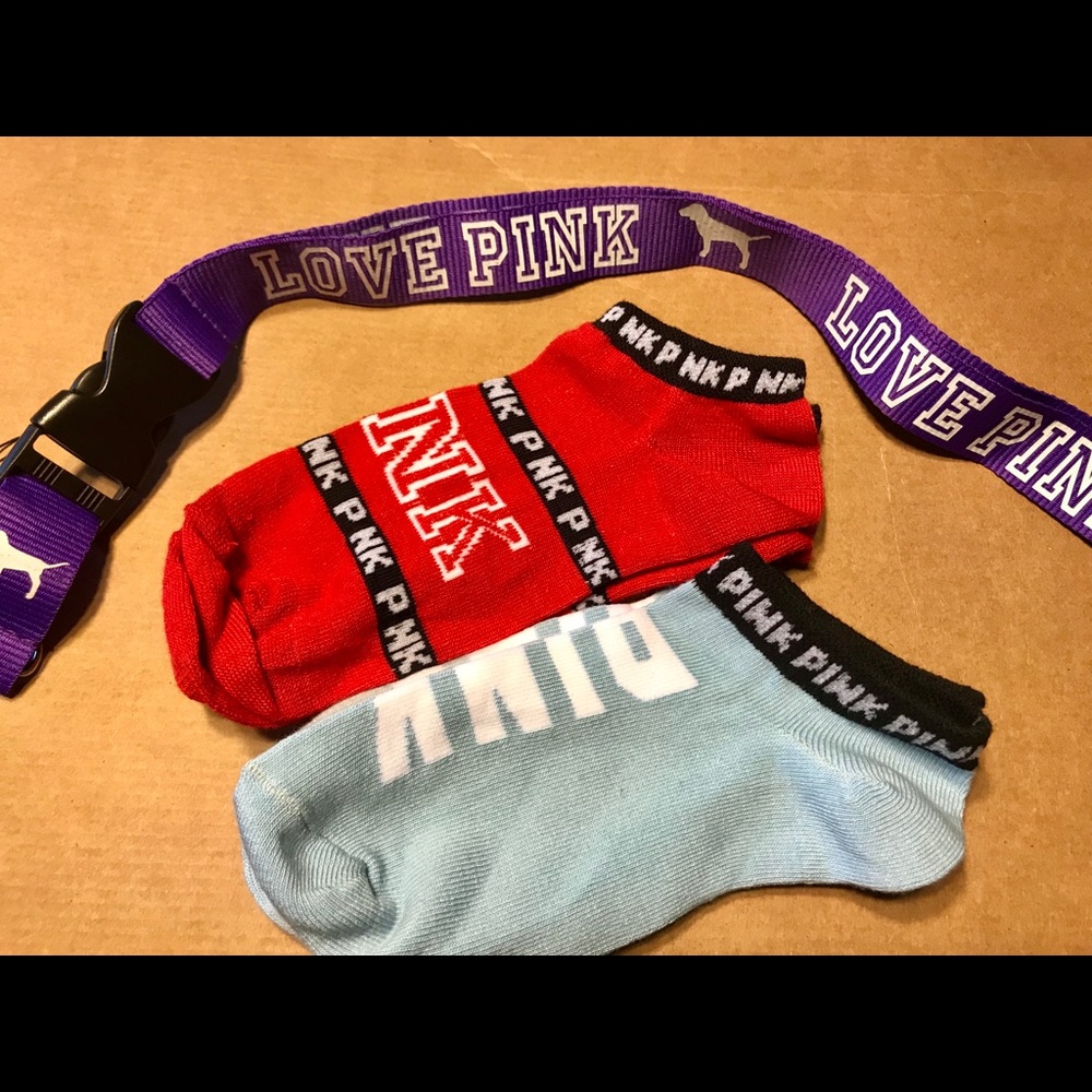 NWOT 2 pair VS socks